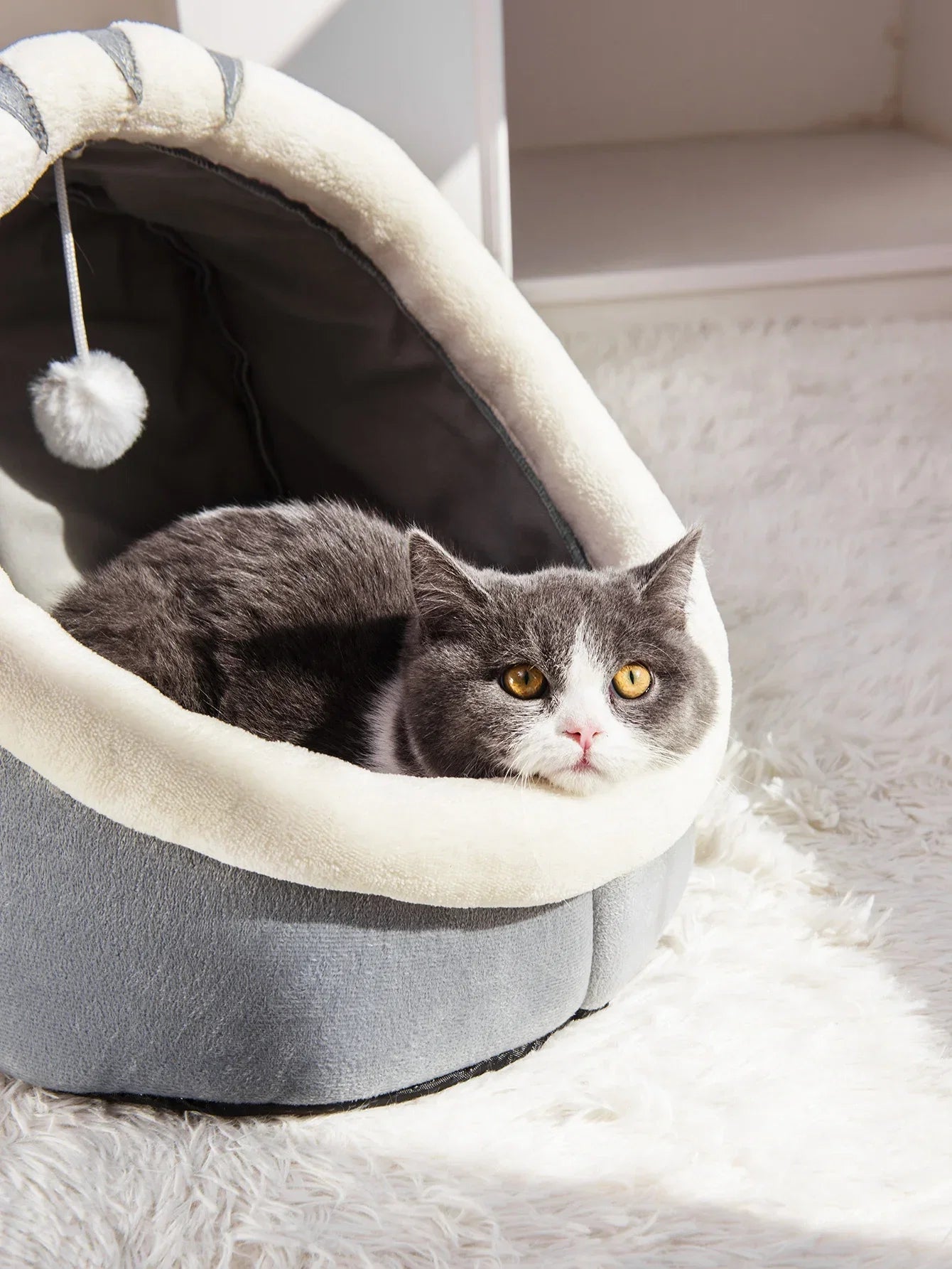 Four Seasons Semi-Enclosed Cat Nest Bed — Soft & Cozy Pet Sleeping Cave